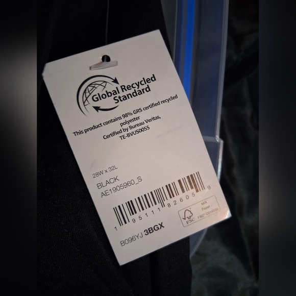 Amazon Essentials Men's Dress Pants Size 28x32 - Picture 6 of 6